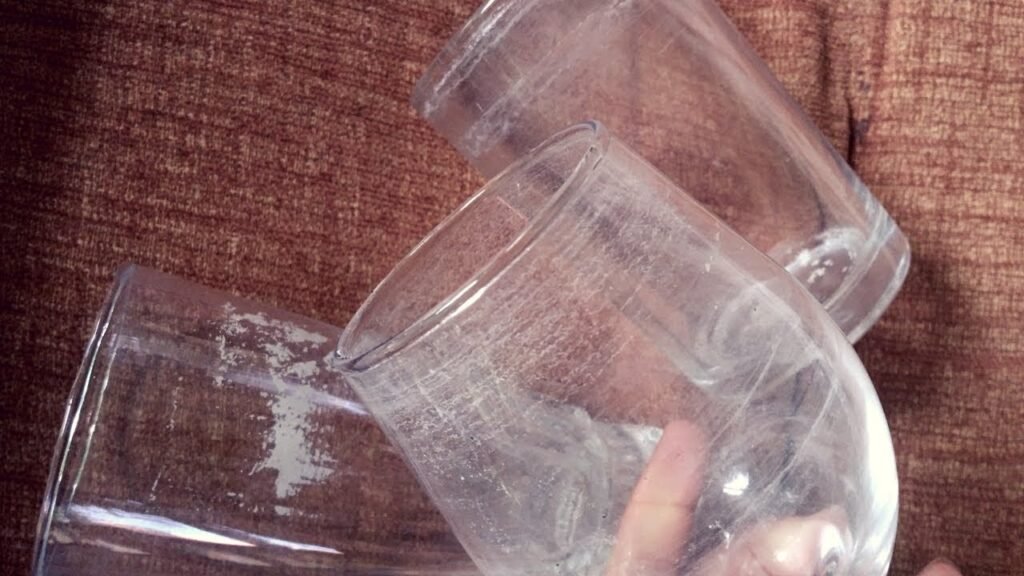 Cómo quitar las manchas de agua en copas