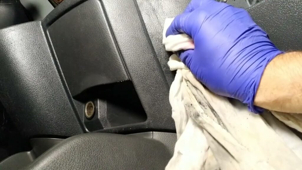 Cómo quitar las manchas de ambientador en el salpicadero del coche
