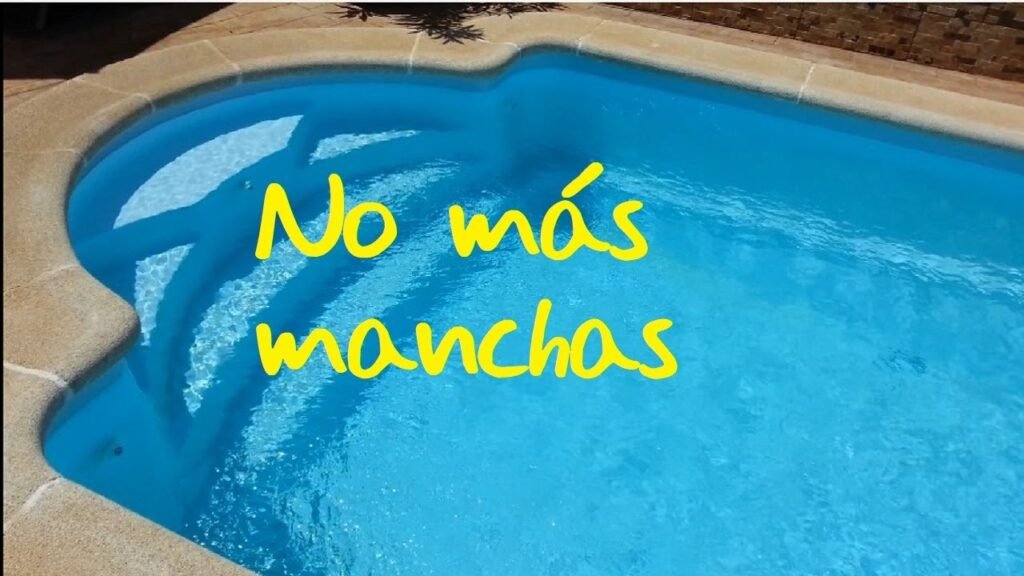 Cómo quitar las manchas de la piscina
