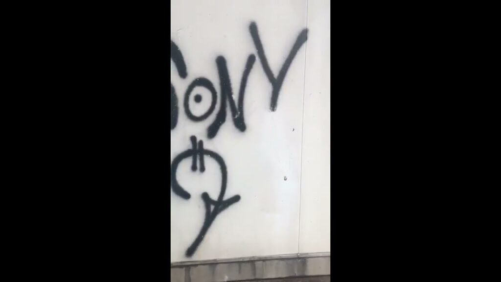 Cómo quitar las manchas de aerosol en la pared