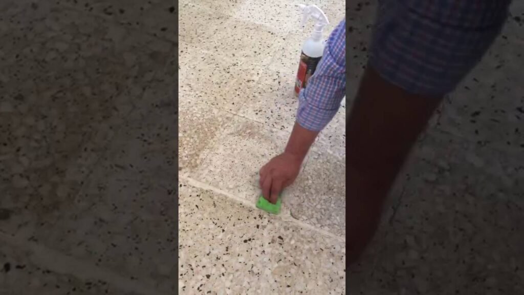 cómo quitar las manchas de pipí en suelo de terrazo